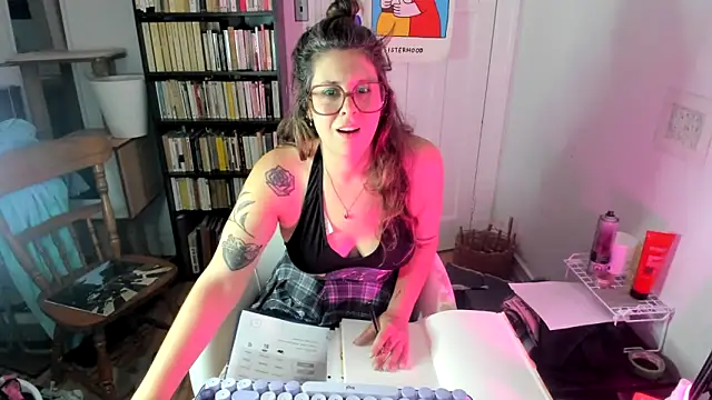 Rosiee69  online show from September 17, 7:16 pm