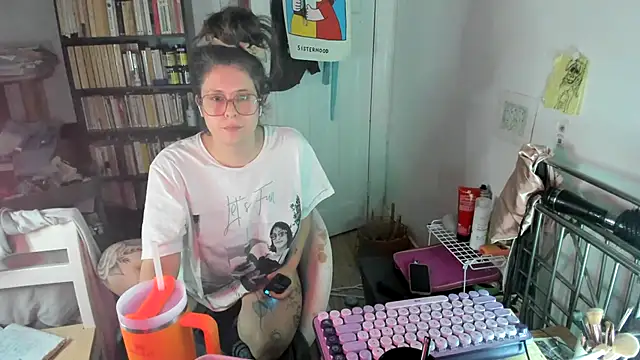 Rosiee69  online show from November 28, 12:33 am