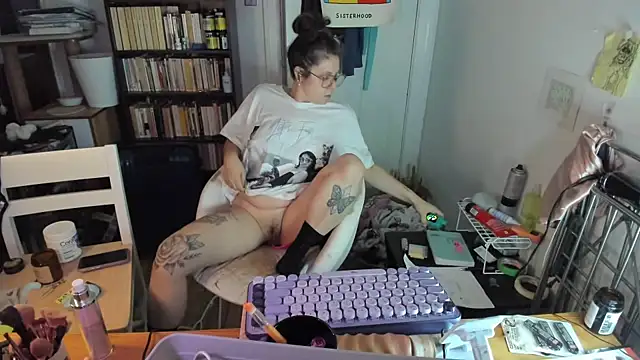 Rosiee69  online show from November 16, 1:38 pm