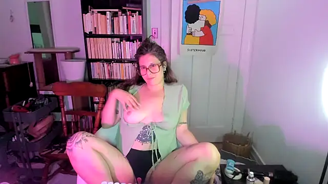 Rosiee69  online show from September 9, 8:18 pm