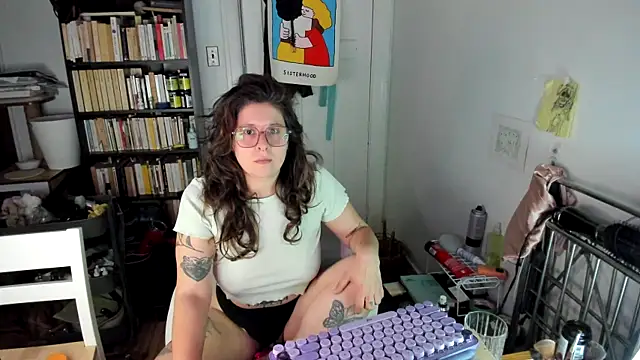 Rosiee69  online show from November 18, 9:29 pm