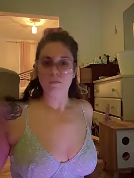 Rosiee69  online show from March 9, 1:15 pm