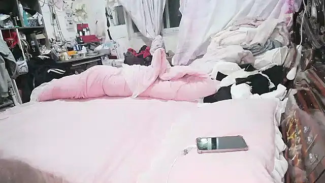 hebe-02 online show from April 19, 1:56 pm