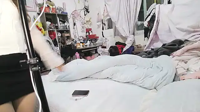 hebe-02 online show from April 10, 11:06 am