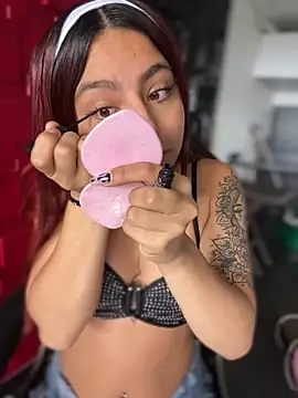 Emily-teen online show from November 14, 1:48 pm