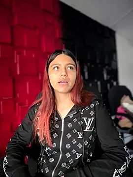 Emily-teen online show from December 2, 7:37 pm