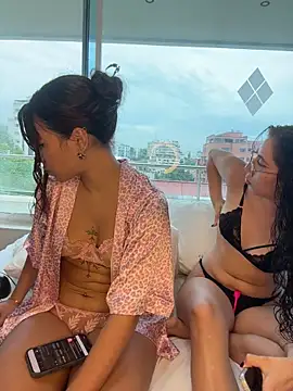 Alice surprise online show from November 28, 10:10 pm