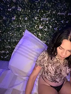 Alice surprise online show from March 4, 9:55 pm