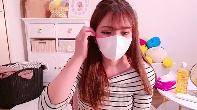 Snapshot of noa_chi chatting on March 4, 6:15 am noa chi online show from March 4, 6:15 am