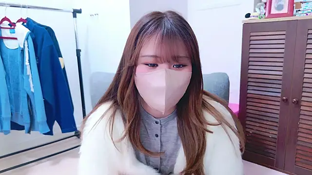 Snapshot of noa_chi chatting on February 24, 10:04 am noa chi online show from February 24, 10:04 am