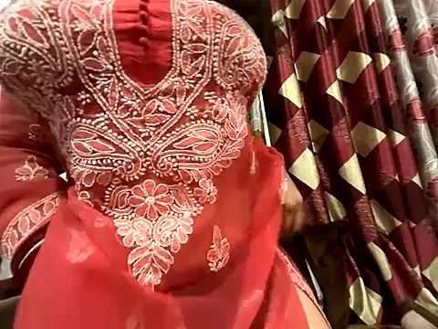 Snapshot of okbent chatting on December 4, 11:04 pm okbent online show from December 4, 11:04 pm