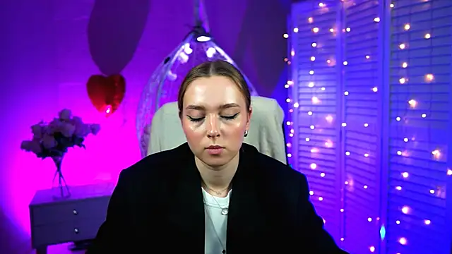 JenniferGraces online show from March 6, 2:40 pm