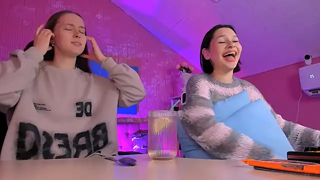 JenniferGraces online show from February 26, 9:26 pm