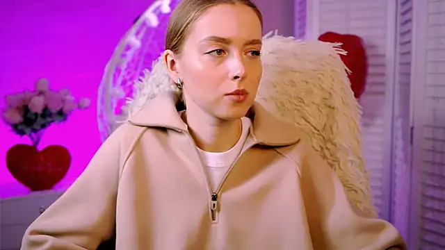 JenniferGraces online show from February 25, 8:25 am