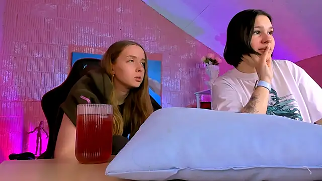 JenniferGraces online show from March 12, 8:13 pm