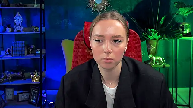 JenniferGraces online show from March 6, 11:36 am