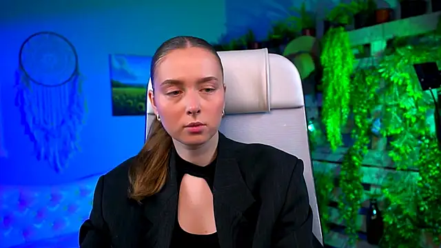 JenniferGraces online show from February 24, 7:15 pm