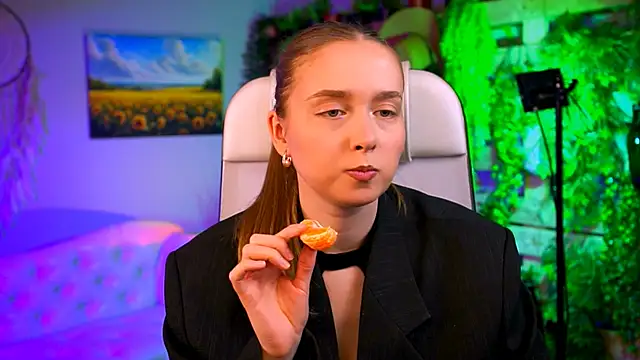 JenniferGraces online show from February 11, 12:49 pm