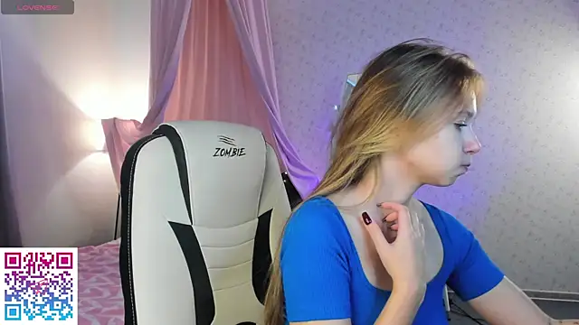 Snapshot of boozekirs_ chatting on October 4, 3:19 am boozekirs online show from October 4, 3:19 am