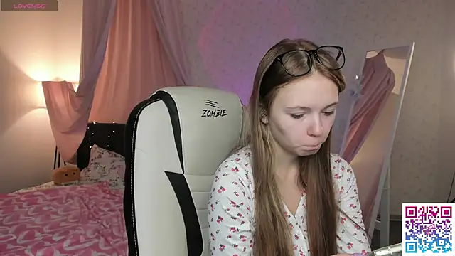 Snapshot of boozekirs_ chatting on September 25, 2:17 am boozekirs online show from September 25, 2:17 am