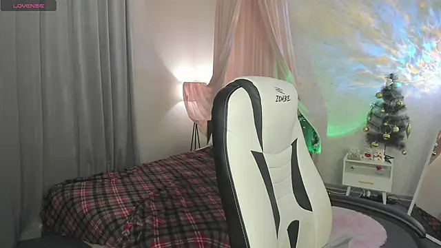 Snapshot of boozekirs_ chatting on December 2, 2:34 am boozekirs online show from December 2, 2:34 am