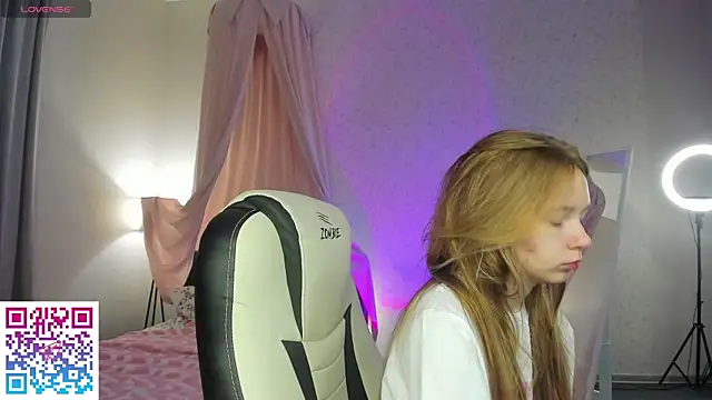 Snapshot of boozekirs_ chatting on October 10, 2:23 am boozekirs online show from October 10, 2:23 am