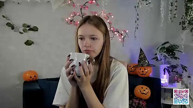 Snapshot of boozekirs_ chatting on October 31, 1:46 am boozekirs online show from October 31, 1:46 am