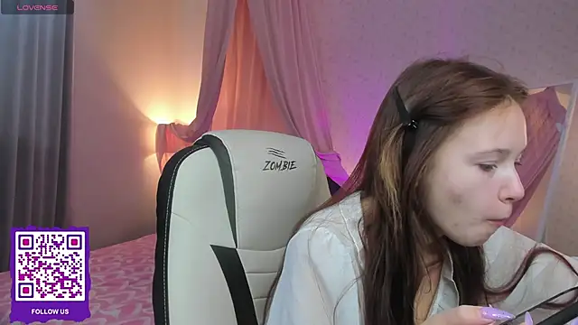 Snapshot of boozekirs_ chatting on September 14, 2:56 am boozekirs online show from September 14, 2:56 am