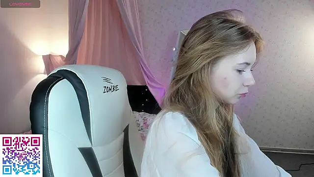 Snapshot of boozekirs_ chatting on October 3, 2:37 am boozekirs online show from October 3, 2:37 am