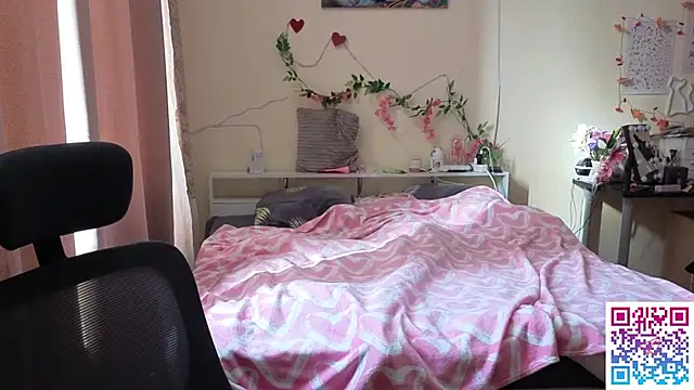 boozekirs  online show from March 4, 6:10 am