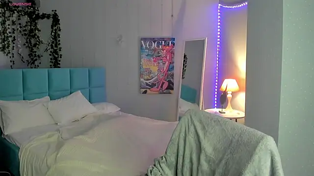 boozekirs  online show from April 6, 2:51 am