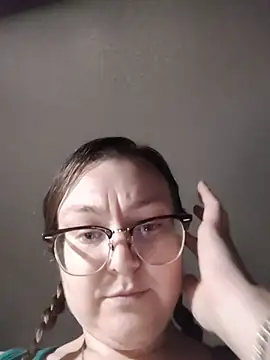 HTXBELLE online show from November 21, 12:26 pm