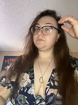 HTXBELLE online show from March 10, 3:52 pm