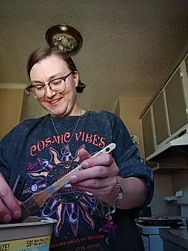 HTXBELLE online show from October 30, 6:27 pm