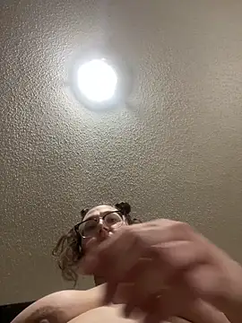 HTXBELLE online show from March 23, 8:30 pm