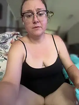 HTXBELLE online show from May 10, 6:54 pm