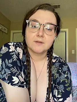 HTXBELLE online show from March 19, 8:32 pm