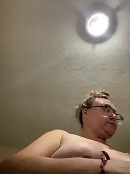 HTXBELLE online show from May 14, 11:35 pm