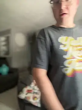 HTXBELLE online show from April 8, 8:43 pm