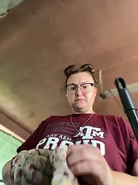 HTXBELLE online show from April 10, 5:09 pm