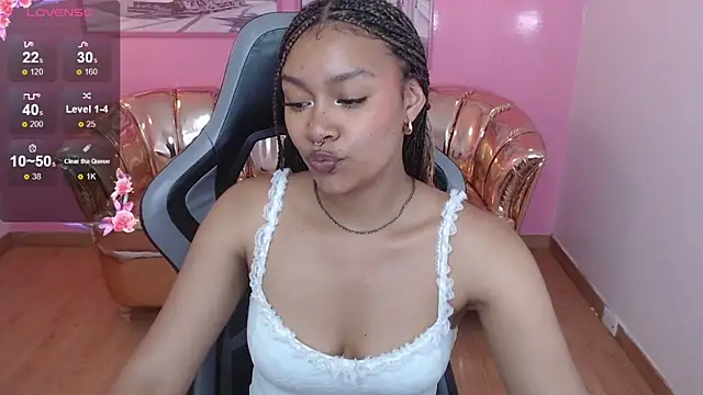 Snapshot of catalina25_t chatting on December 17, 7:52 pm catalina25 t online show from December 17, 7:52 pm