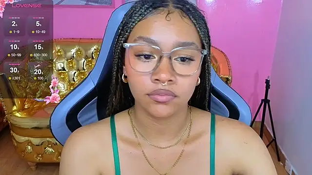 Snapshot of catalina25_t chatting on February 14, 7:58 pm catalina25 t online show from February 14, 7:58 pm