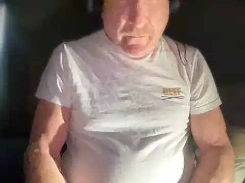 DominantDong online show from April 28, 2:32 pm