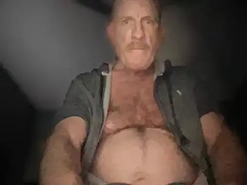 DominantDong online show from April 3, 8:37 pm