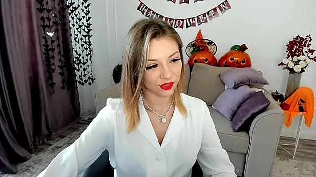 Snapshot of AmandaGracy_1 chatting on October 21, 12:15 pm AmandaGracy 1 online show from October 21, 12:15 pm