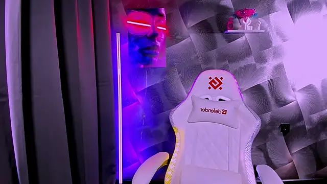 Snapshot of KetiWils chatting on October 16, 4:54 am KetiWils online show from October 16, 4:54 am