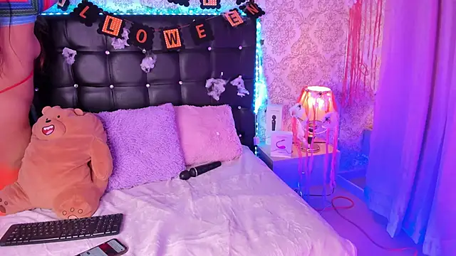 Luna Sommer online show from October 10, 7:36 pm