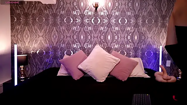 Snapshot of AbellaFox_ chatting on June 11, 8:28 pm AbellaFox online show from June 11, 8:28 pm