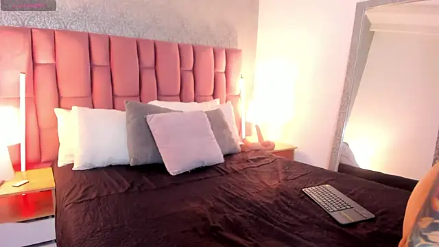 AbellaFox  online show from November 29, 8:42 pm