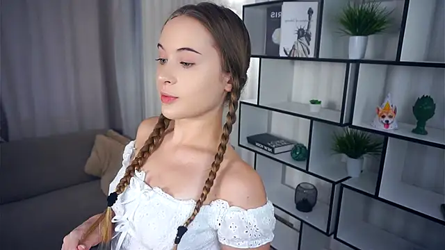 Snapshot of QuennaCoote chatting on November 13, 6:06 am QuennaCoote online show from November 13, 6:06 am